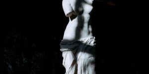 a statue of the greek goddess aphrodite